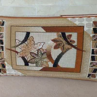 پشتی نقش برجسته