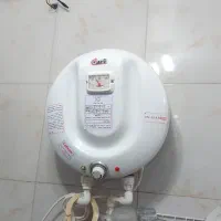آبگرمکن ۱۰لیتری برقی کاملا نو