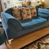 مبل هفت نفره همراه با میز وسط و دو میز کوچک|مبلمان خانگی و میز عسلی|اصفهان, سپاهان‌شهر|دیوار