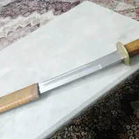 شمشیر محکم قدیمی با غلاف چوبی
