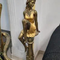 مجسمه آباژور بانو|چراغ خواب و آباژور|شهریار, شهریار|دیوار