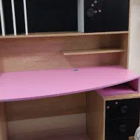 میز تحریر کتابخانه دار