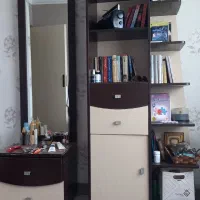 سرویس خواب یکنفره همراه با کتابخانه و دراور
