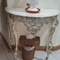 میز  با پایه آلمینیومی و رویی مرمر