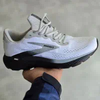 کتونی بروکس گاست ۱۷ اورجینال