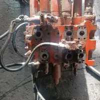 تعمیرات انواع بیل مکانیکی و لودر و بولدوزر و گریدر