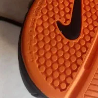 کفش سالنی فوتسال