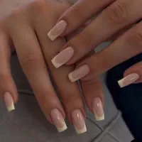 کاشت ناخن|خدمات آرایشگری و زیبایی|شیراز, سلطان آباد|دیوار