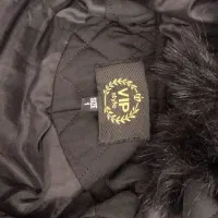 پالتوشیک|لباس|اهر, |دیوار