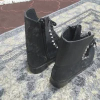 یک جفت پوتین زنانه