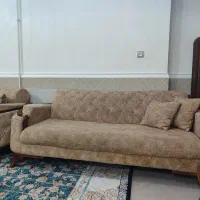 مبل راحتی همراه یک جلومبلی بزرگ و دوکوچک|مبلمان خانگی و میز عسلی|لالجین, |دیوار