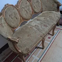 مبل سلطنتی چوبی قدیمی