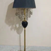 آباژور ایستاده