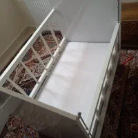 تخت نوزاد سالم