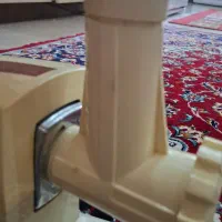 چرخ گوشت سالم قدیمی