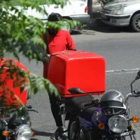 استخدام پیک موتوری با شرایط ویژه|استخدام خدمات فروشگاه و رستوران|تهران, حسینآباد|دیوار