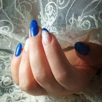 آموزش و خدمات کاشت ناخن