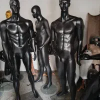 تعدادی مانکن مردانه مایکن زنانه نشسته بچگانه ورزشی