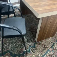 یک میز اداری با سه صندلی|مبلمان اداری|رفسنجان, |دیوار