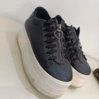 کتونی لژ دار