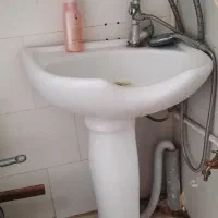 روشویی به همراه شیر الات و..‌.|لوازم سرویس بهداشتی|اسفراین, |دیوار