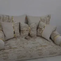 ست شاه نشین وبالشت گرد وچهار گوش|رختخواب، بالش، پتو|دزفول, |دیوار