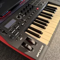 Midi کنترلر حرفه ای novation impulse 25 در حد نو