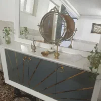 اینه برنز|آینه|قم, حکمت شمالی|دیوار