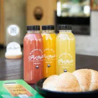 نیروی ساده اقا دو شیفت در آبمیوه فروشی