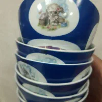 کاسه کوچک زیبا. قوری بند زده شده زیبا