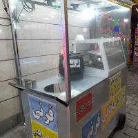 گاری فست فودی فلافلی یا سمبوسه