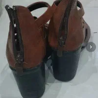 کفش|کیف، کفش، کمربند|اصفهان, رزمندگان|دیوار