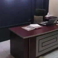منشی در مطب زیبایی