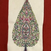 نیروی خانم هنرمند مسلط به گلدوزی