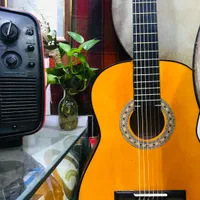 گیتار یاماها c40