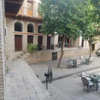 سالندار و مهماندار رستوران