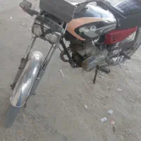 مدل ۸9 مدارک ندارم موتور وسالم هست اجن تازه تعمیر