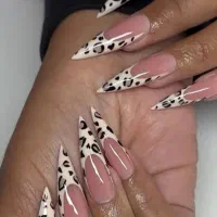 تخفیف کاشت ناخن|خدمات آرایشگری و زیبایی|بروجرد, |دیوار