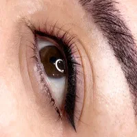 آرایش دائم‌ بدون تغییر رنگ