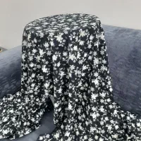 چادر کرپ گلدار وچادر عروس دوخته شده