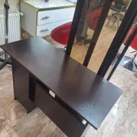 دوتا میز با یه بوفه