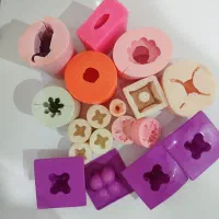 تعدادی قالب سیلیکونی شمع سازی