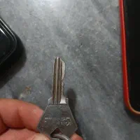 کلید گم کردم.