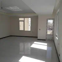 75متری لوکیشن خوب با حیاط 60متری