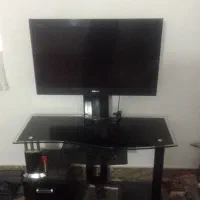 میز و تلویزیون