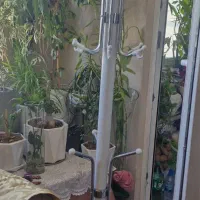 رخت اویز ایستاده پای سنگی