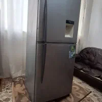 یخچال فریزر فروزان تمیز نیاز به تعمیر|یخچال و فریزر|مشهد, رده|دیوار