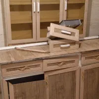 سلام یک کابینت دارم میفروشم قیمت سه میلیون