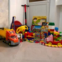 تعدادی اسباب بازی درحد بسیار نو