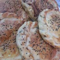 خمیر گیر و وردست نان روغنی